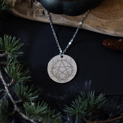 Collier pendentif ras de cou médaillon pentacle en acier