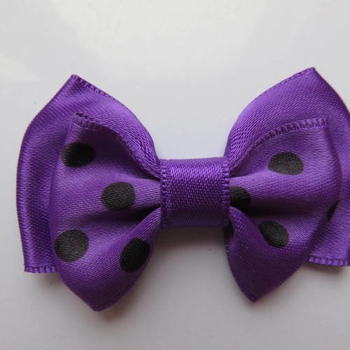 Lot de 2 petits peignes plastique 3 cm avec noeud papillon en tissu satin violet et violet à gros pois noirs 