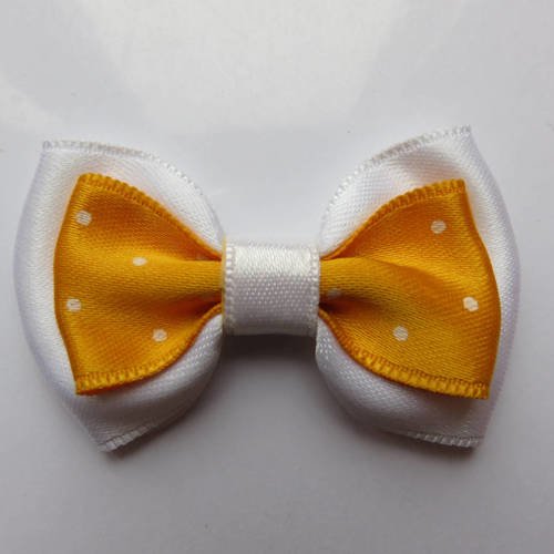 Petit peigne plastique 3 cm avec petit noeud papillon en tissu satin blanc et jaune à petits pois blancs 