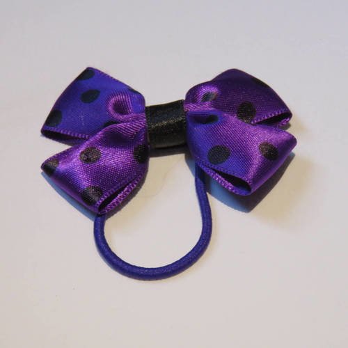 Elastique fin avec noeud papillon en tissu ruban satin violet à gros pois noirs 