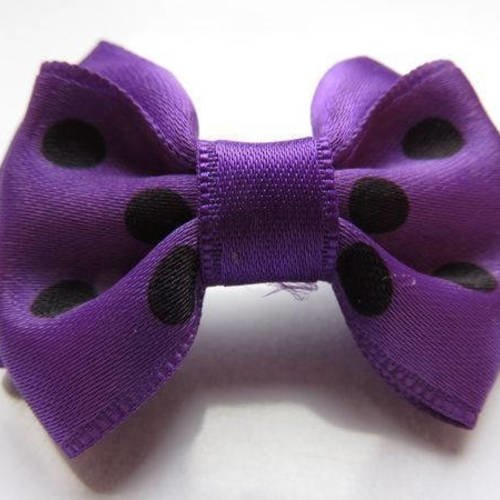 Barrette plastique 4 cm avec noeud papillon en tissu satin  violet et imprimé violet à pois noirs 