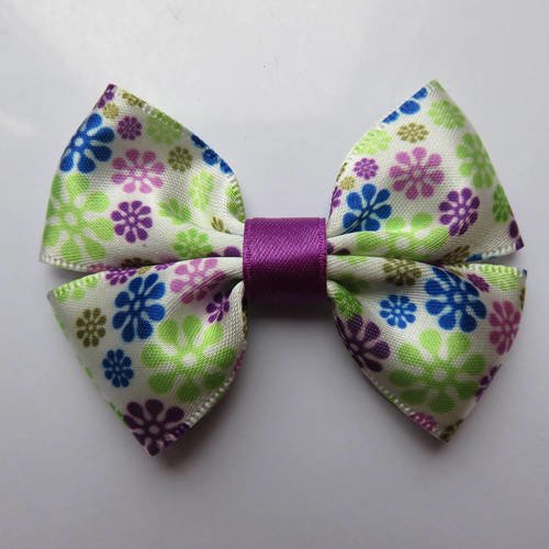 Barrette plastique 4 cm avec petit noeud papillon en tissu satin imprimé fleur vert, violet, bleu 