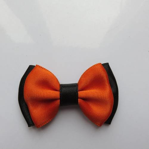 Petit noeud papillon en tissu satin noir et orange pour les cheveux sur différents supports ou en broche