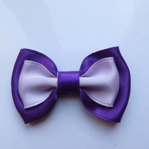Barrette plastique 4 cm avec petit noeud papillon en tissu satin violet et mauve 