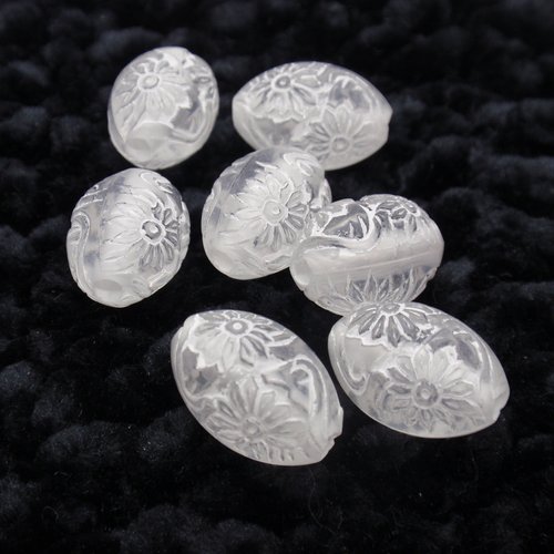 Lot 7 perles gravées translucides 16 x 11mm