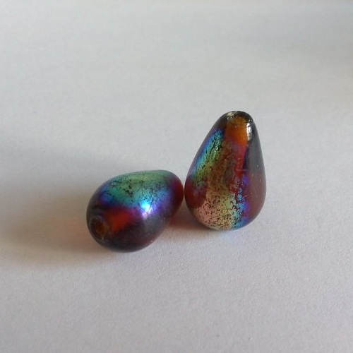 Lot de 2 perles irisées en verre forme poire 19 mm