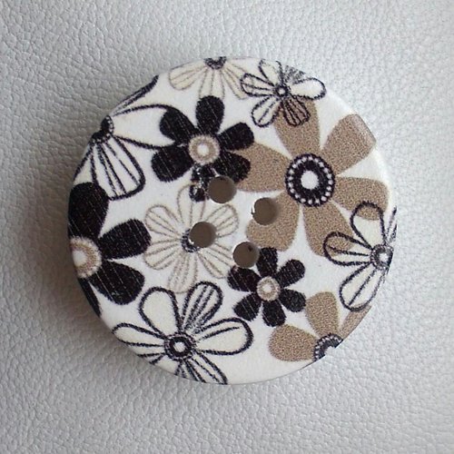 Bouton rond en bois motif fleurs marron sur fond blanc - 30mm / 3cm - tricot, scrapbooking