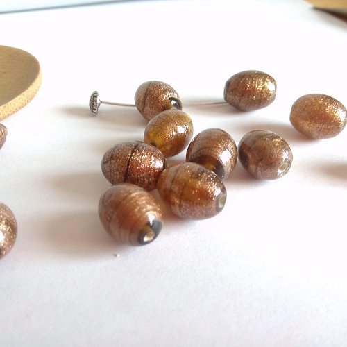 Lot de 2 perles cuivrées irisées en verre forme olive 14x11 mm