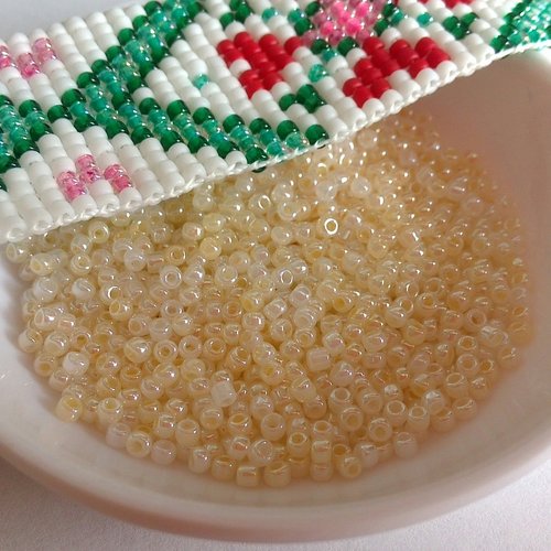 Rocailles régulières crême en verre 2mm - matsuno perles japonaises 11/0 sachet de 10g