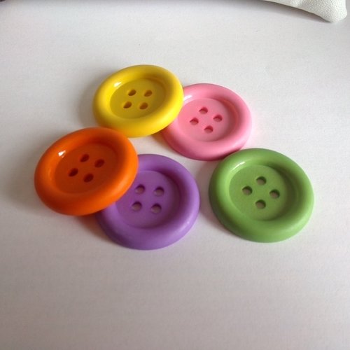 1 lot de 5 boutons en plastique coloré - 34mm