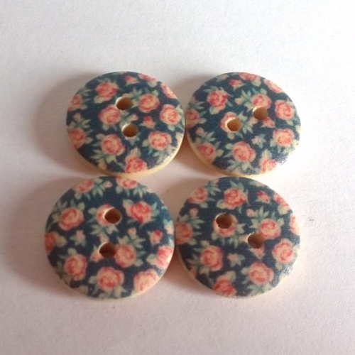 Lot n°7 de 4 boutons floraux en bois fond beige 18mm