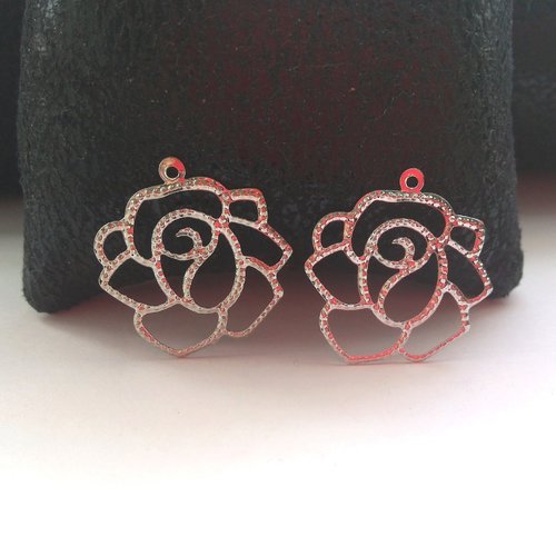 2 fines breloques pendentifs roses filigranées en métal argent 25x26mm