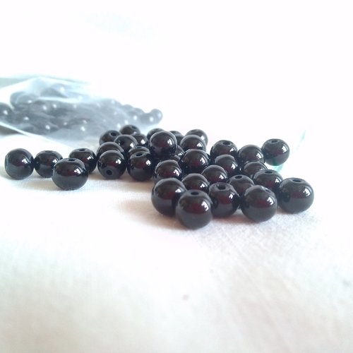 Lot 100 perles nacrées en verre noires de 6mm