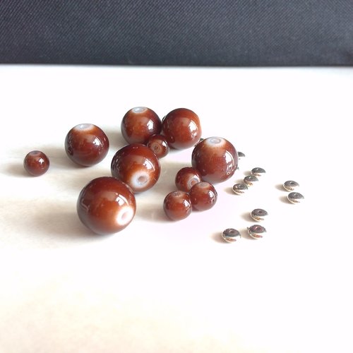 Lot de perles verre et acrylique de différentes formes marron (24 perles)