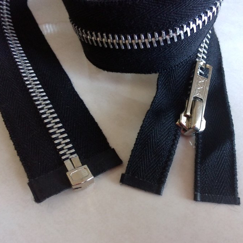 Fermeture 18 cm zip métal couleur noir et or non séparable