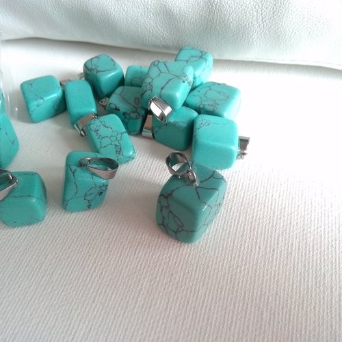 Pendentif pierre naturelle turquoise 10-15mm * 12-22mm