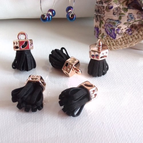 10 pompons breloques pendentifs en suédine noirs