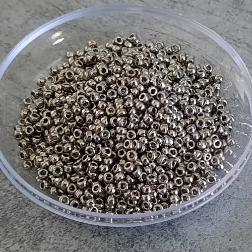 Perles de rocaille rondes miyuki 15/190 nickel plated