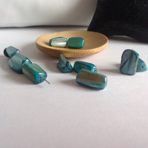 Lot de 10 perles acryliques bleues turquoises nacrées 14 mm