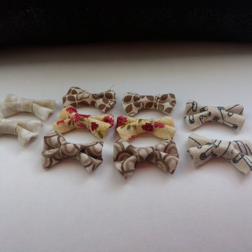 Lot 10 petits noeuds en tissu dans les tons beige - fait main