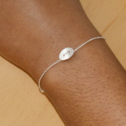 Bracelet femme / chaîne très fine délicate médaille bouton  /argent massif 925 / bracelet minimaliste