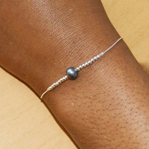 Bracelet femme chaîne très fine délicate/ argent massif 925 / bracelet minimaliste / perle d 'eau douce fumé