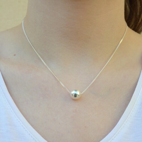 Collier minimaliste  femme en argent massif 925, chaîne très fine délicate pendentif  perle boule martelée , cadeau de femme