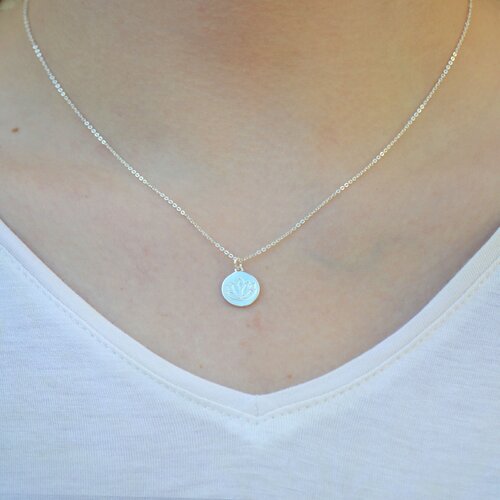 Collier minimaliste  femme en argent massif 925, chaîne très fine délicate pendentif  feuille de lotus cadeau pour femme