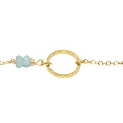 Bracelet plaqué or agrémentée de perles  semi précieuses d'aigue marine doré à l 'or fin