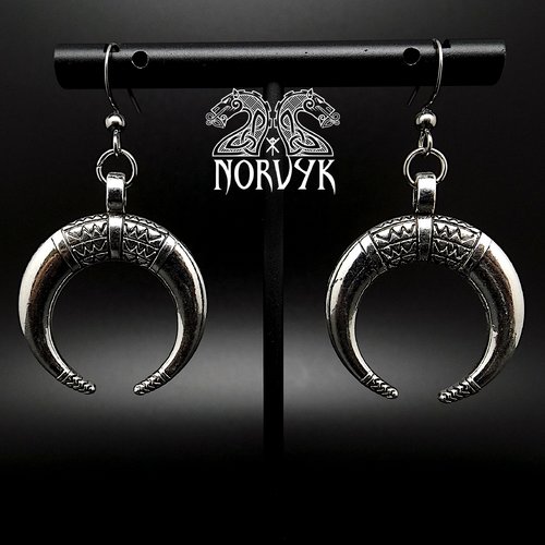 Boucles d'oreilles viking pour femme en forme de corne.