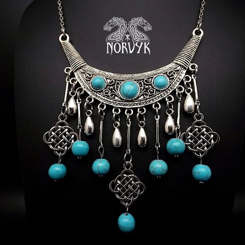 Collier viking pour femme avec pierres turquoise et entrelacs.