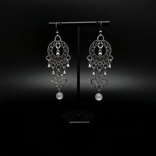 Boucles d'oreilles pendantes viking femme inspiration lagertha, perles œil de chat