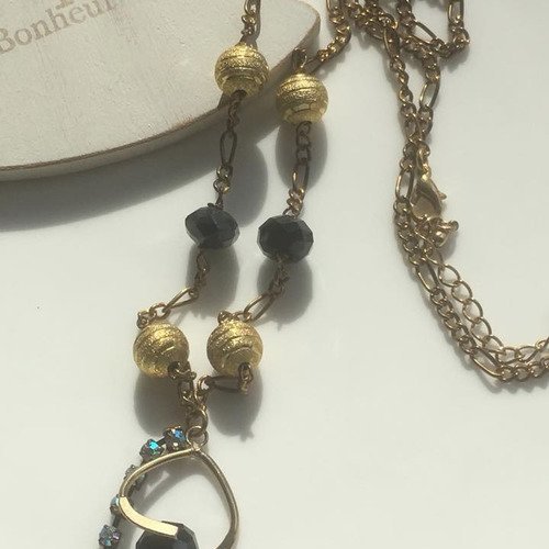 Collier chaîne métal doré perles dorée et noires