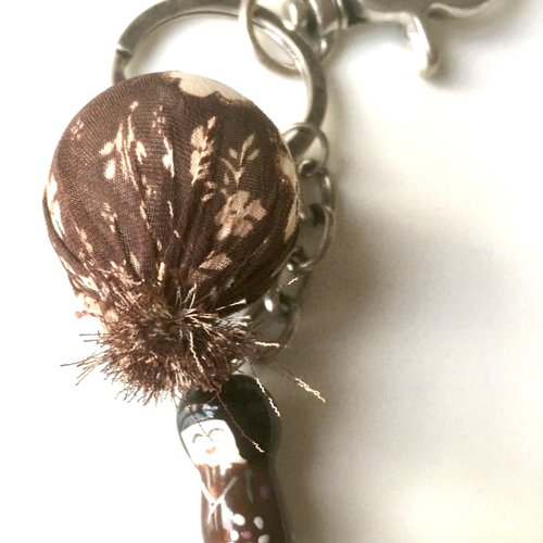 Porte-clefs japonais perle tissu etperle céramique poupée japonaise