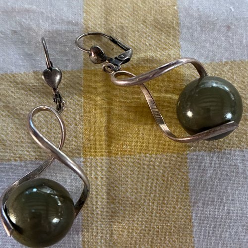 Boucles d'oreilles perles magiques rondes en vert