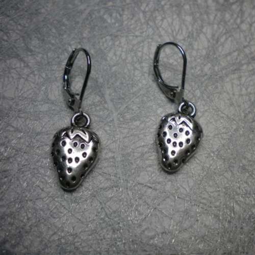 Boucles d'oreilles fraises en métal argenté