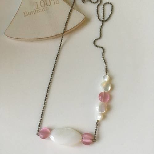 Collier chaîne bille bronze perles oeil de chat rose et blanche 