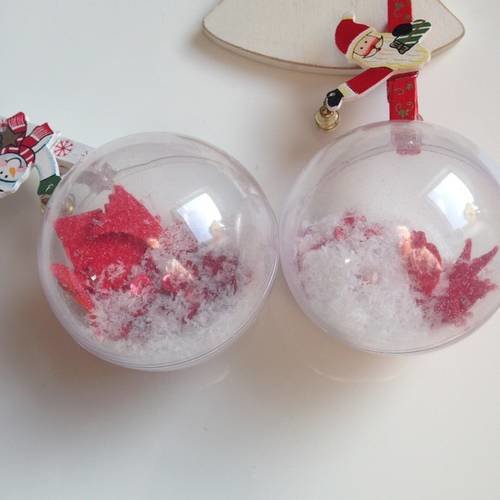 Décorations de noël boules rondes transparents et décor blanc et rouge 