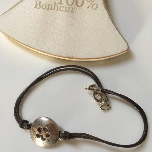 Bracelet double cordon ciré marron  breloque fleur métal argenté 20cm 