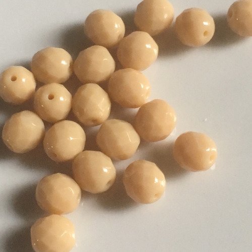 Lot de 10 perles rondes facettées en cristal beige 8mm