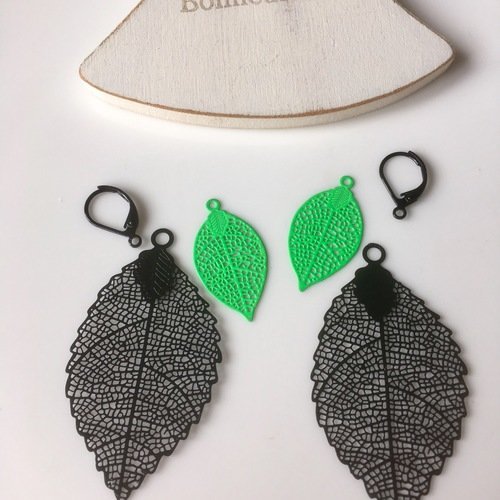 Les kits de sophie - boucles d'oreilles métal feuilles en noir et vert