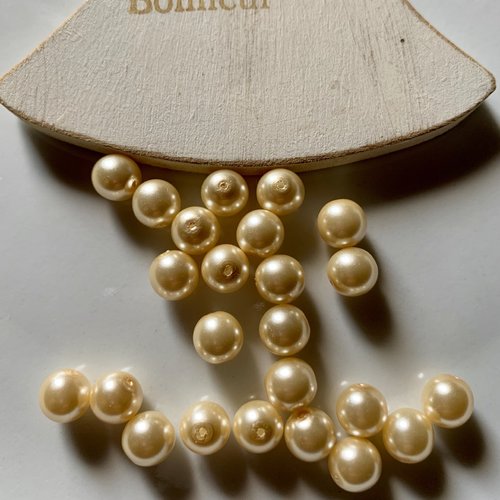 25 perles nacrées rondes couleur crème 8mm