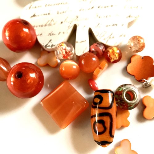 18 pièces perles assortiment en orange, prêtes à monter