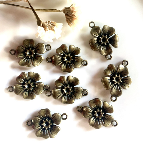 8 connecteurs fleurs en bronze