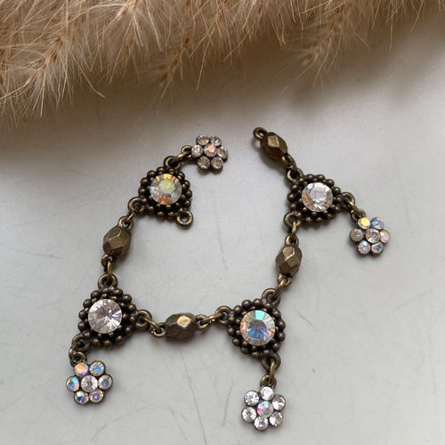 Chaîne bronze vintage et cabochons cristal