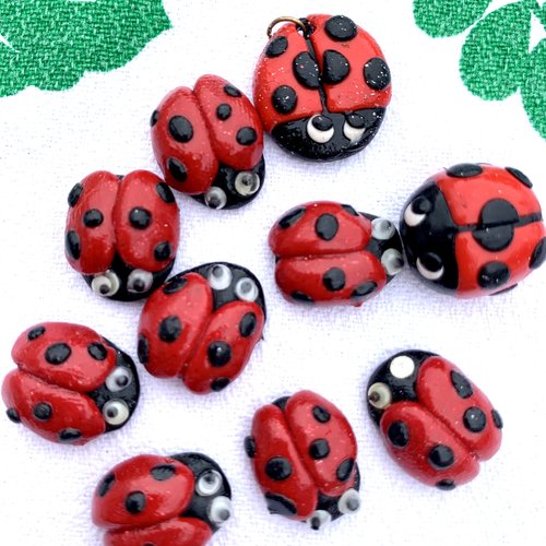 10 perles coccinelles fimo en rouge et noir