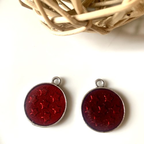 Pendentifs ronds métal argenté et résine rouge x2ex