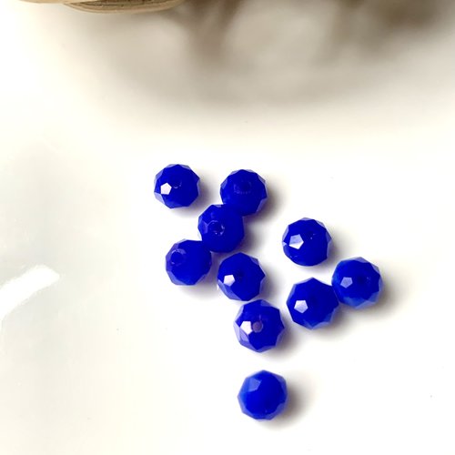10 perles rondes facettées en cristal bleu 4mm