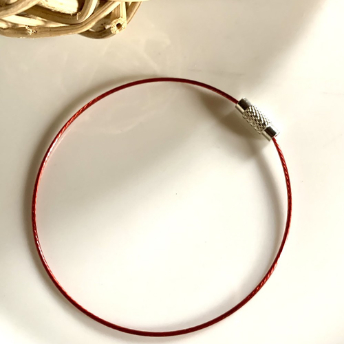 Support bracelet en fil câblé rouge avec fermoir vis 6cm - prêt à monter