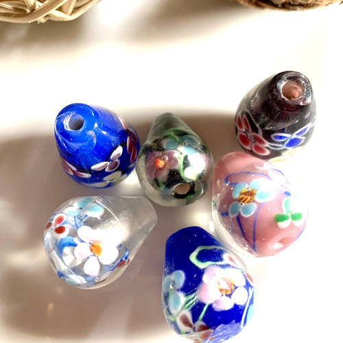6 perles en verre forme poires inclusion de fleurs